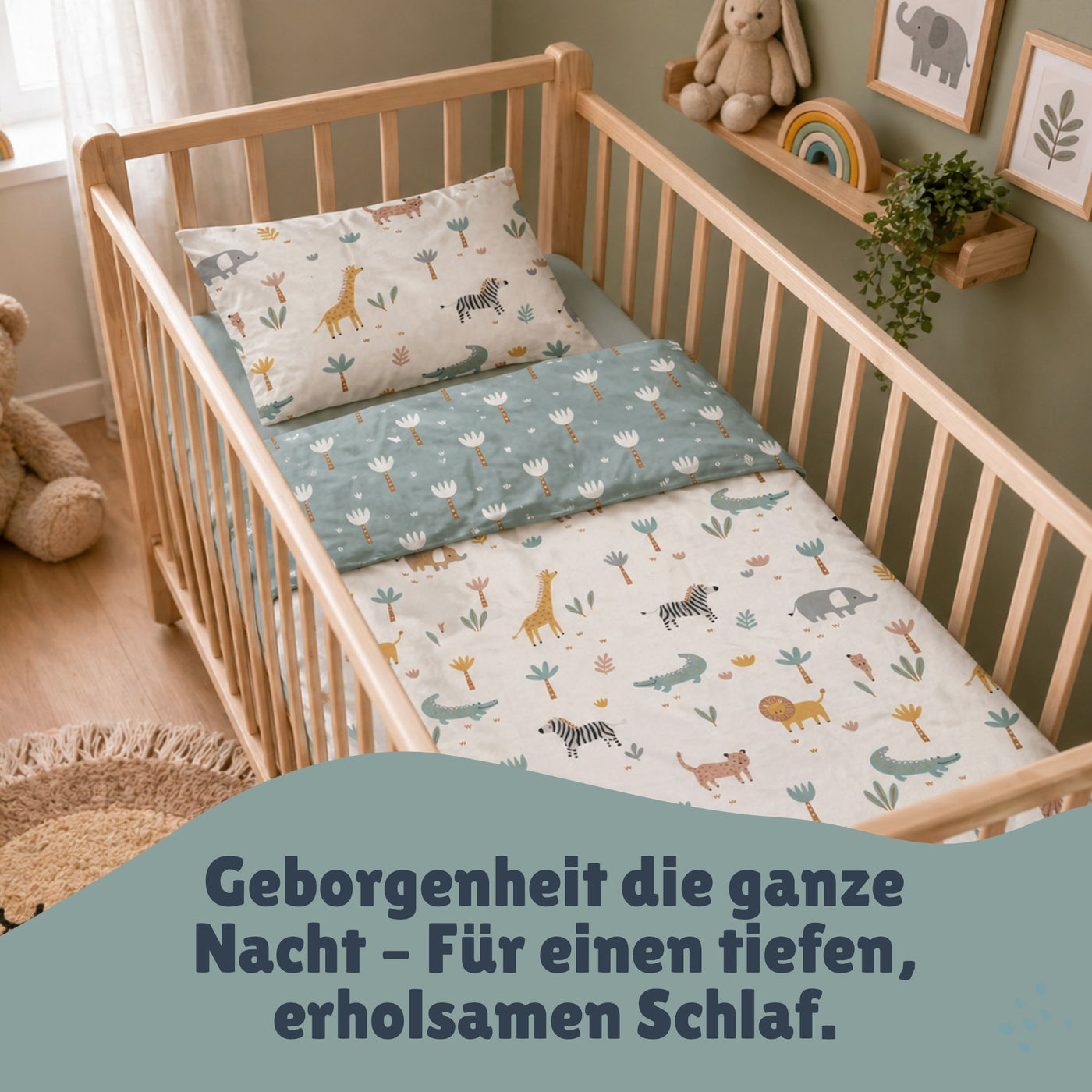 Detailansicht Baby Bett mit Bettwäsche in Kinderzimmer
