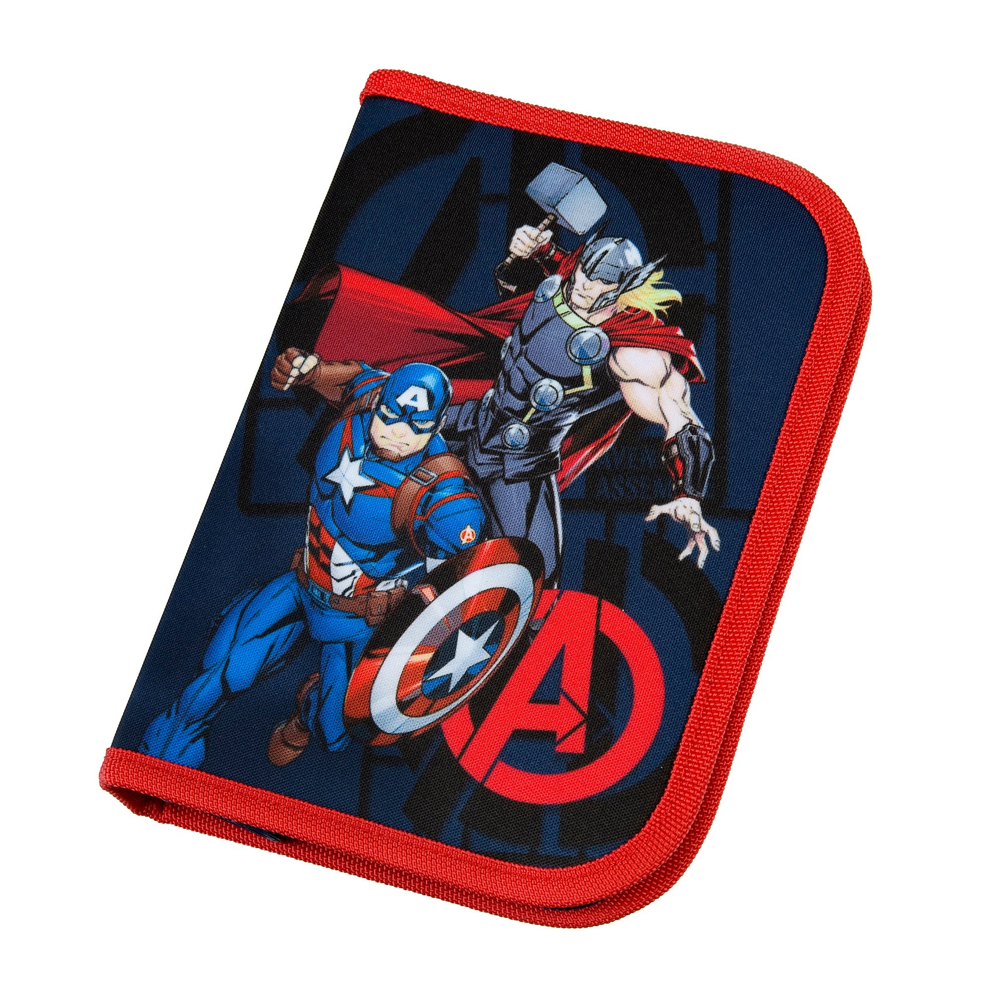 Detailansicht Cpt. America und Thor mit Avengers A-Logo auf Federmappe