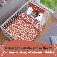 Wendeseite der Fuchsbettwäsche auf Bett gezogen