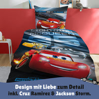 Detailansicht Vorderseite der Bettwäsche mit Lightning McQueen, Cruz Ramirez und Jackson Storm