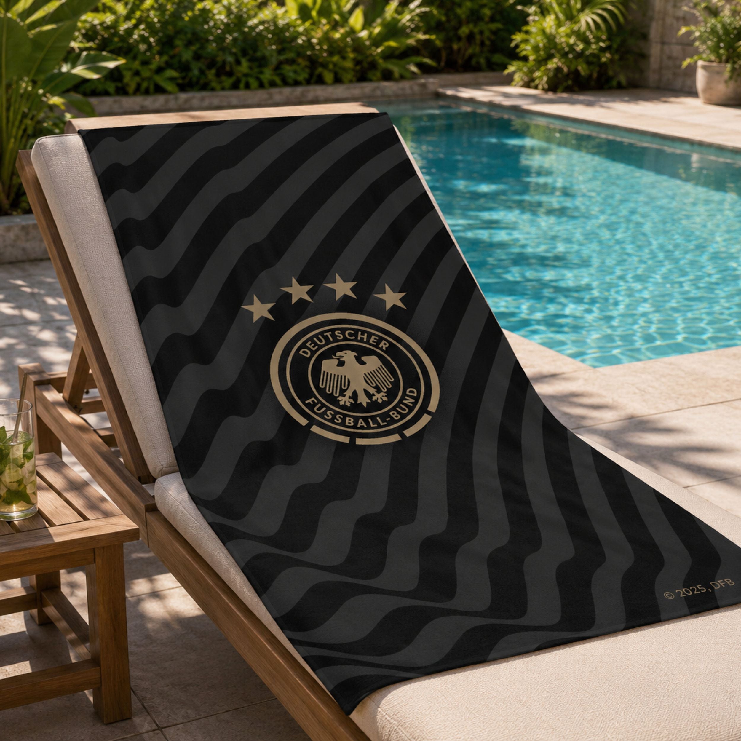 Feiernde DFB Deutschland Fans fröhliche Gruppe