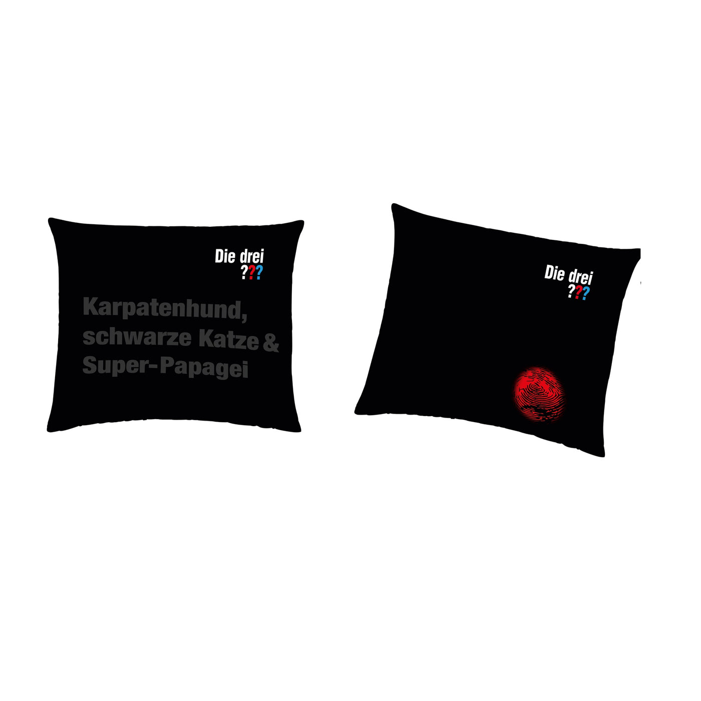 Detailansicht Kopfkissen mit Wendeseite. Vorderseite mit Schriftzug und Rückseite mit ??? Emblem und rotem Fingerabdruck