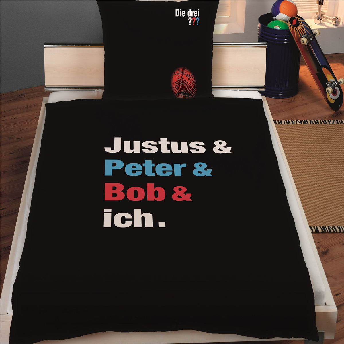 Bettwäsche auf Bett gezogen