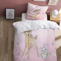 Stimmungsbild Kinderbettwäsche Bambi in passend eingerichtetem Zimmer mit Deko