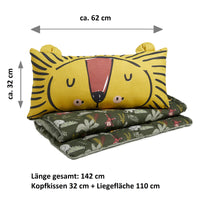 Schlafsack gefaltet mit Maßangaben Breite 62 cm Kopfkissen 32 cm und Liegefläche 110 cm