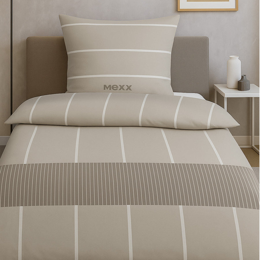 Beige Mexx Bettwäsche auf Bett gezogen in dezent eingerichteten Raum