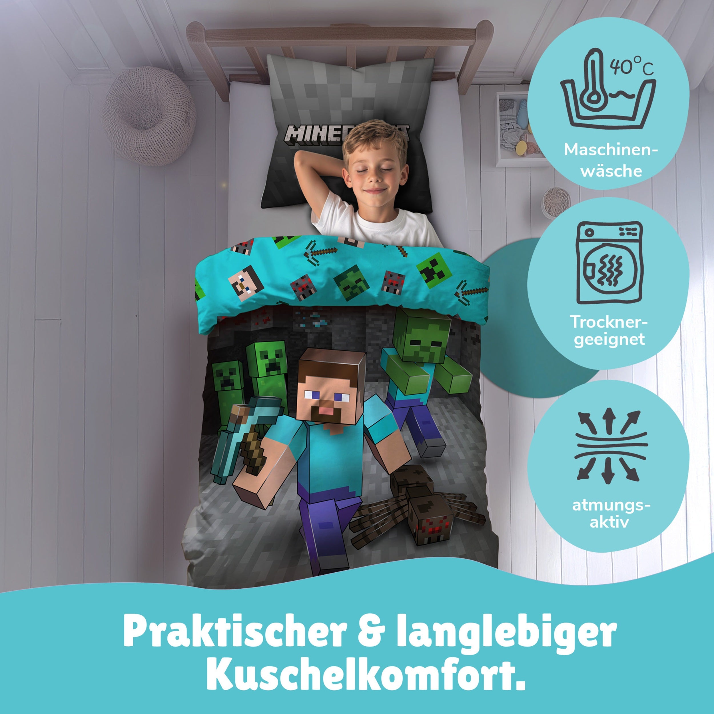 Junge schläft seelig lächelnd in der Minecraft Bettwäsche, rechts Wasch- & Pfelgehinweise zur Bettwäsche