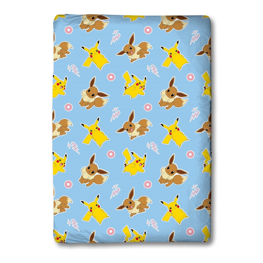 Pokemon Spannbettlaken hellblau 90x200 cm Motiv Friends mit Pikachu und Evoli Muster aus 100% Baumwolle