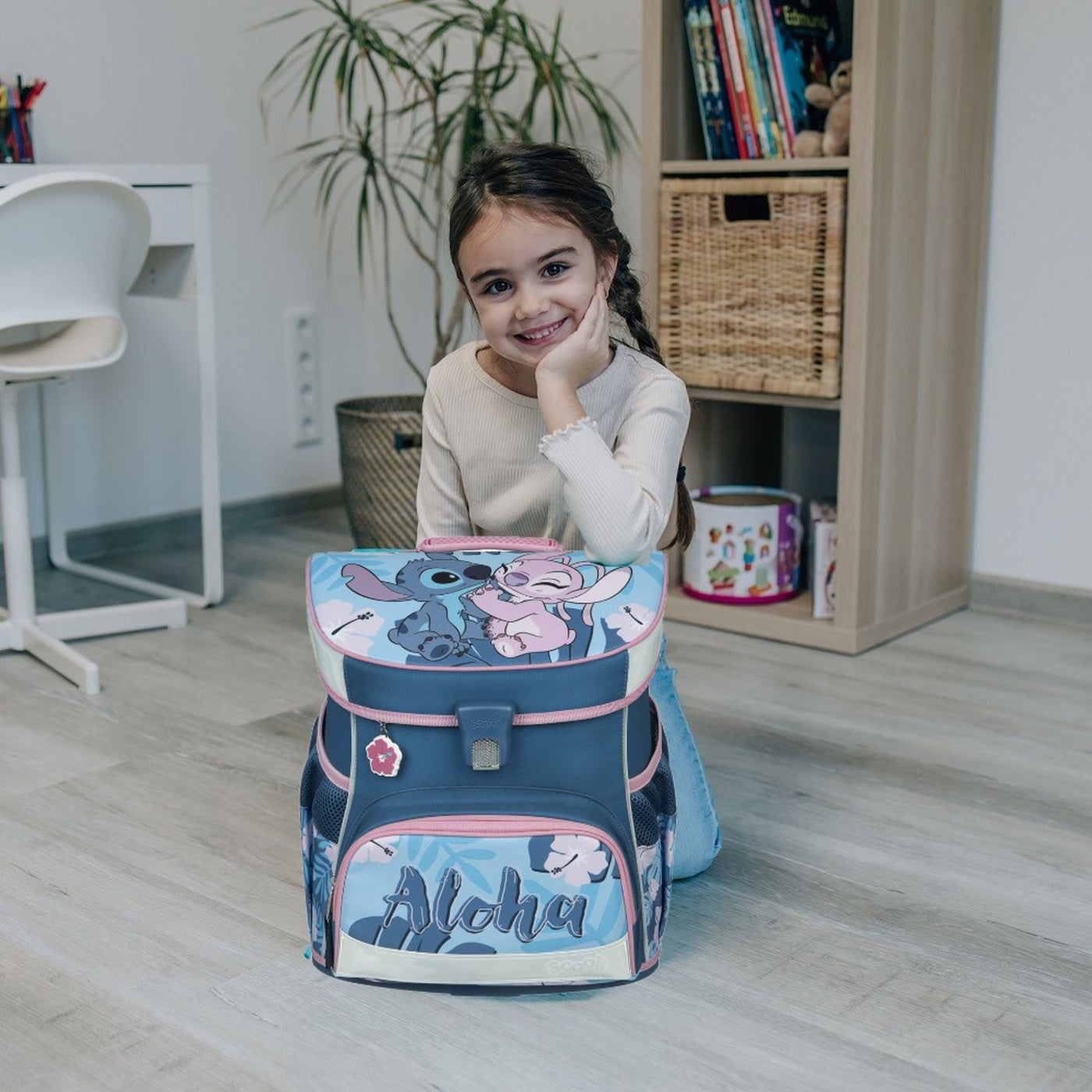 ergonomische Stitch Schultasche auch für zierliche Kinder geeignet · nur 980 Gramm leicht