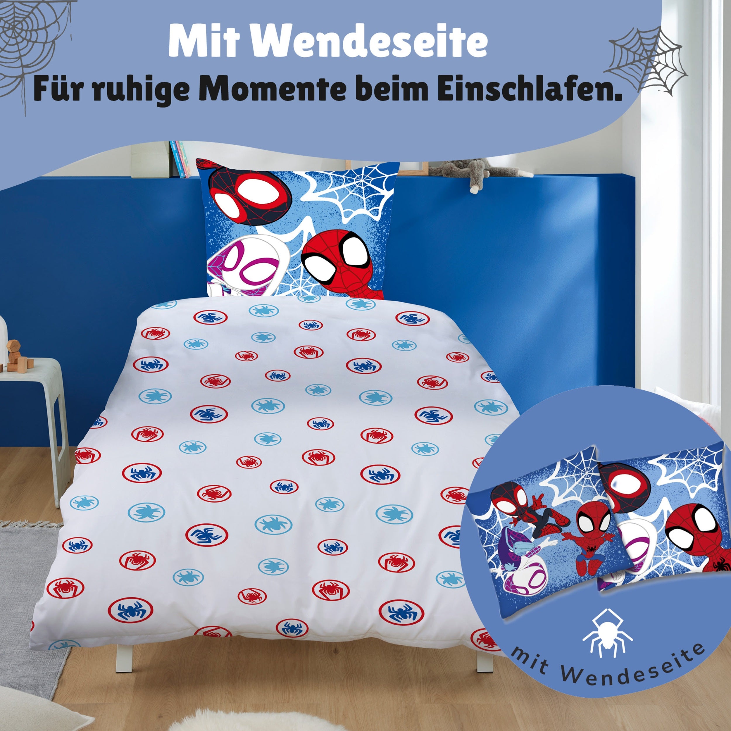 Rückseite der Spidey Bettwäsche mit weißem Muster aus bunten Spinnen auf Bett gezogen