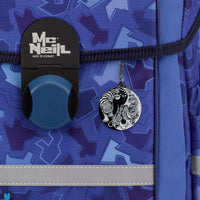 Detailansicht Schlüsselanhänger und Verschluss des McNeill Schulranzen Ergo Complete